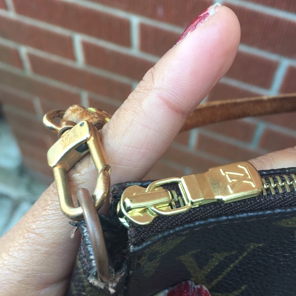 Authentic Louis Vuitton Pochette - Picture 2 of 13